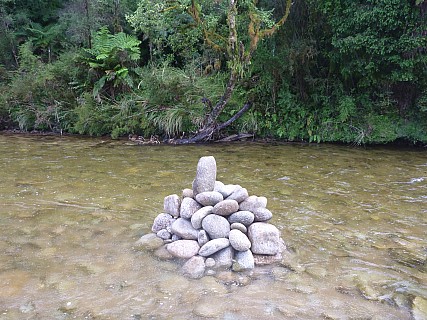 Cairn in Gunner River
Photographer;&nbsp;Simon
2011-01-29&nbsp;10.08.50;&nbsp;Metadata time: '2011 Jan 29 10:08'
Original size:&nbsp;4,000 x 3,000; 6,948 kB
Filename: 2011-01-29 10.08.50 P1020135 Simon Cairn in Gunner River.jpeg