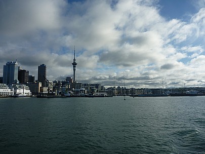 2012-12-27 18.51.38 P1040427 Simon - leaving Auckland - Sky tower.jpeg: 4000x3000, 4911k (2012 Dec 27 18:51)