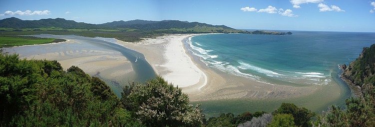 Whangapoua Beach
Photo: Simon
2012-12-31 14.17.16; '2012 Dec 31 14:17'
Original size: 8,420 x 2,870; 3,038 kB; stitch
2012-12-31 14.17.16 P1040546 Simon - Whangapoua Beach_stitch.jpg