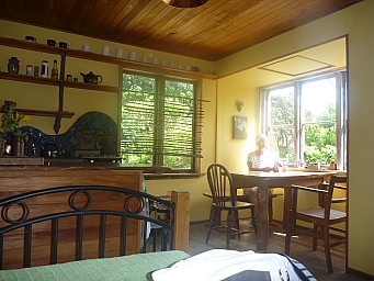 Accommodation Inside
Photographer;&nbsp;Simon
2013-01-02&nbsp;10.26.02;&nbsp;Metadata time: '2013 Jan 02 10:26'
Original size:&nbsp;4,000 x 3,000; 5,998 kB
Filename: 2013-01-02 10.26.02 P1040611 Simon - accommodation inside.jpeg