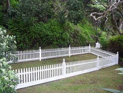 2012-12-30 18.16.42 P1040539 Simon - Moanauriuri Bay SS Wairarapa graves.jpeg: 4000x3000, 6868k (2012 Dec 30 18:16)