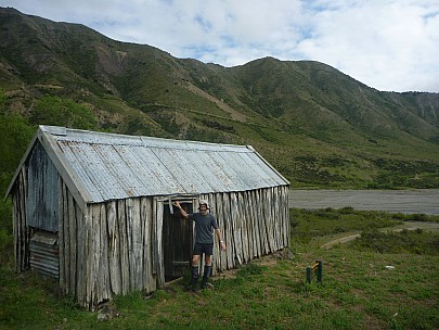 2013-11-17 10.24.38 P1050371 Simon - Historic Willows Hut.jpeg: 4000x3000, 6514k (2013 Nov 17 10:24)