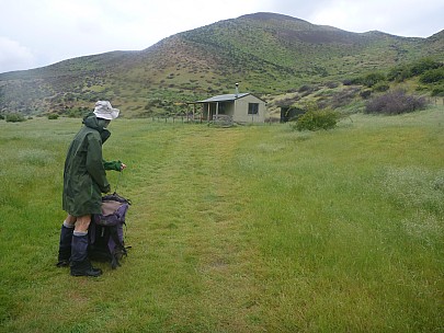 2013-11-17 15.25.40 P1050383 Simon - Seymour Hut.jpeg: 4000x3000, 6839k (2013 Nov 17 15:25)