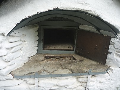 2013-11-18 09.00.27 P1050401 Simon - Quail Flat bread oven.jpeg: 4000x3000, 5608k (2013 Nov 18 09:00)