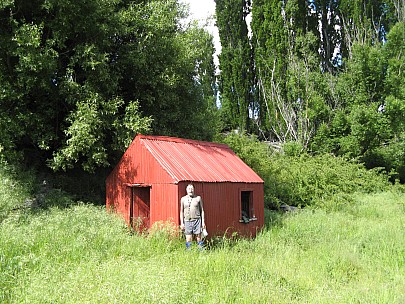 2013-11-18 10.17.31 IMG_2996 Brian - Horse Flat Hut.jpeg: 3072x2304, 1736k (2013 Nov 18 10:17)