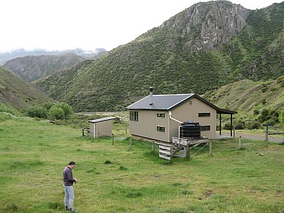 2013-11-18 19.09.00 IMG_3000 Brian - Warden Hut.jpeg: 3072x2304, 1166k (2013 Nov 18 19:09)