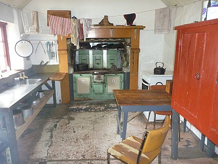 Quail Flat Homestead interior
Photographer;&nbsp;Simon
2013-11-18&nbsp;08.56.31;&nbsp;Metadata time: '2013 Nov 18 08:56'
Original size:&nbsp;4,000 x 3,000; 5,269 kB
Filename: 2013-11-18 08.56.31 P1050395 Simon - Quail Flat Homestead interior.jpeg