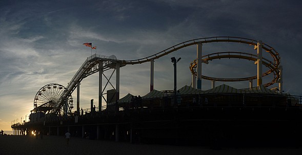 2014-01-18 16.42.00 Panorama Simon - Pier and roller coaster_stitch.jpg: 6662x3439, 1357k (2014 Feb 15 09:20)