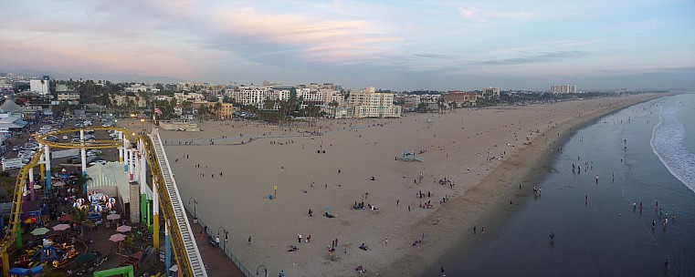 2014-01-18 17.11.00 Panorama Simon - Santa Monica from Ferris Wheel_stitch.jpg: 6907x2758, 1869k (2014 May 29 22:21)