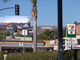 2014-01-20 14.46.08 P1000440 Jim - LA Hollywood sign.jpeg: 4320x3240, 4404k (2014 Jan 21 18:06)