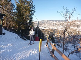 2014-01-24 16.34.39 P1000161 Simon - Jim at top of Poma.jpeg: 4000x3000, 6901k (2014 Jan 25 12:34)