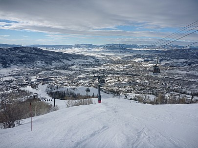2014-01-26 15.55.38 P1000192 Simon - Gondola and Steamboat Springs from Valley View.jpeg: 4000x3000, 6086k (2014 Jan 27 11:55)