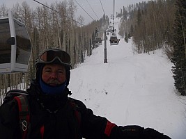 2014-01-27 15.33.17 P1000489 Jim - Vail Simon on Gondola.jpeg: 4320x3240, 4945k (2014 Jan 29 15:38)