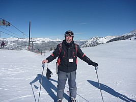 2014-01-28 11.23.09 P1000214 Simon - Simon at top of Sierra.jpeg: 4000x3000, 4561k (2014 Jan 29 07:23)