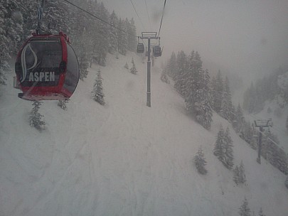 2014-01-31 15.18.38 IMG013 Simon - riding the Silver Queen Gondola.jpeg: 2048x1536, 502k (2014 Feb 01 11:18)