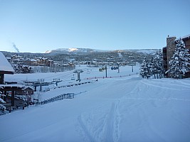 2014-02-02 07.42.41 P1000290 Simon - view of Snowmass from Lichenhearth.jpeg: 4000x3000, 5239k (2014 Feb 03 03:42)