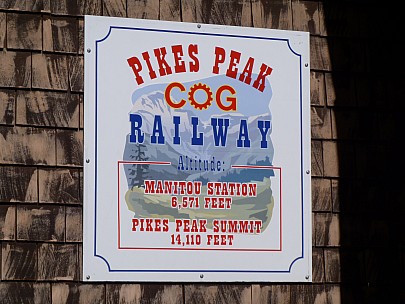 2014-02-08 11.32.27 P1000506 Jim - Pikes Peak Cog Railway.jpeg: 4320x3240, 4607k (2014 Sep 01 20:08)