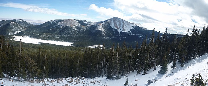 2014-02-08 12.50.00 Panorama Simon - Moraine lake_stitch.jpg: 6191x2575, 1912k (2014 Feb 10 11:18)