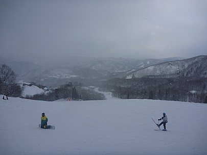 2015-02-15 16.11.34 P1010592 Simon - Jim near top of Han-no-ki #1 quad.jpeg: 4000x3000, 4136k (2015 Jun 13 12:55)