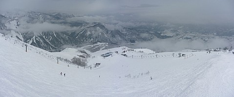 Kurobishi slope and lift  3
Photographer;&nbsp;Simon
2015-02-17&nbsp;11.04.00;&nbsp;Metadata time: '2015 Feb 17 11:04'
Original size:&nbsp;6,933 x 2,892; 2,458 kB;&nbsp;stitch
Filename: 2015-02-17 11.04.00 Panorama Simon - Kurobishi slope and lift 3_stitch.jpg