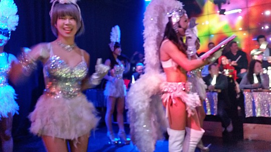 2015-02-07 19.15.36 Jim - Tokyo - Robot Bar.jpeg: 5312x2988, 3320k (2015 Feb 21 21:38)