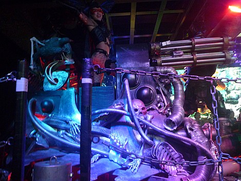 Robot Bar robot float
Photographer;&nbsp;Simon
2015-02-07&nbsp;18.45.20;&nbsp;Metadata time: '2015 Feb 07 18:45'
Original size:&nbsp;4,000 x 3,000; 5,465 kB
Filename: 2015-02-07 18.45.20 P1010310 Simon - Robot Bar robot float.jpeg