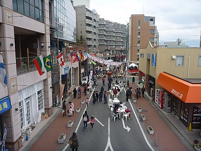 2015-02-08 12.06.28 P1010335 Simon - local festival at Nagano.jpeg: 4000x3000, 6087k (2015 Feb 08 16:06)