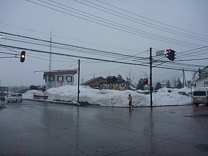 2015-02-08 16.25.53 P1010344 Simon - Hakuba sign.jpeg: 4000x3000, 4990k (2015 Feb 08 20:25)