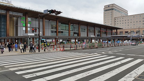 Nagano Station - entrance
Photographer;&nbsp;Jim
2015-02-08&nbsp;12.19.33;&nbsp;Metadata time: '2015 Feb 08 12:19'
Original size:&nbsp;5,312 x 2,988; 5,089 kB
Filename: 2015-02-08 12.19.33 Jim - Nagano Station - entrance.jpeg