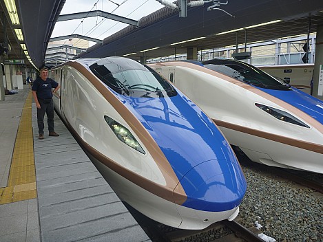 Jim and the Shinkansen
Photographer;&nbsp;Simon
2015-02-08&nbsp;11.52.13;&nbsp;Metadata time: '2015 Feb 08 11:52'
Original size:&nbsp;4,000 x 3,000; 5,517 kB
Filename: 2015-02-08 11.52.13 P1010333 Simon - Jim and the Shinkansen.jpeg