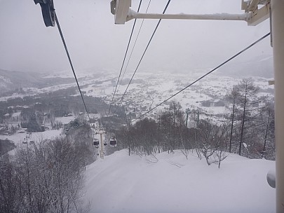 2015-02-09 13.09.38 P1010366 Simon - from Gondola looking down.jpeg: 4000x3000, 4789k (2015 Feb 09 17:09)