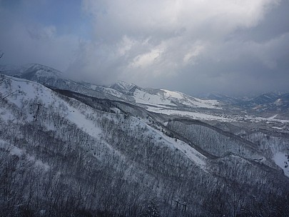 2015-02-10 16.13.45 P1010416 Simon - view of gondola from Gazan.jpeg: 4000x3000, 5881k (2015 Feb 10 20:13)