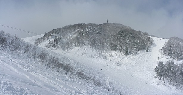 View to top from Hikage lift
Photographer;&nbsp;Simon
2015-02-10&nbsp;12.15.00;&nbsp;Metadata time: '2015 Feb 10 12:15'
Original size:&nbsp;5,479 x 2,854; 2,531 kB;&nbsp;stitch
Filename: 2015-02-10 12.15.00 Panorama Simon - view to top from Hikage lift_stitch.jpg