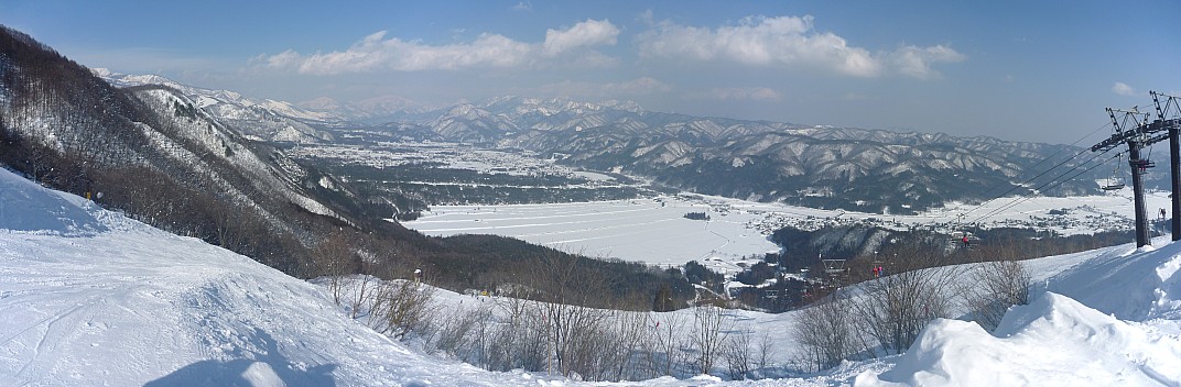 Cosmo  4 lift
Photographer;&nbsp;Simon
2015-02-11&nbsp;14.12.00;&nbsp;Metadata time: '2015 Feb 11 14:12'
Original size:&nbsp;8,476 x 2,783; 4,742 kB;&nbsp;stitch
Filename: 2015-02-11 14.12.00 Panorama Simon - Cosmo 4 lift_stitch.jpg