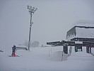 2015-02-14 08.23.30 P1010538 Simon - heavy snow when we arrived at Norikura.jpeg: 4000x3000, 4053k (2015 Jun 11 18:45)