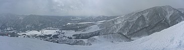 2015-02-14 12.03.00 Panorama Simon - Norikura vista_stitch.jpg: 9972x2723, 3595k (2015 Jun 11 18:52)