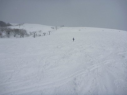 2015-02-14 11.42.08 P1010552 Simon - Jim on Sky View slope lift 10 behind.jpeg: 4000x3000, 3978k (2015 Jun 11 18:52)