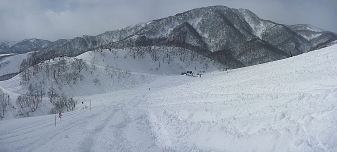 2015-02-14 12.11.40 Panorama Simon - Sky View slope_stitch.jpg: 6809x3066, 2981k (2015 Jun 11 18:53)