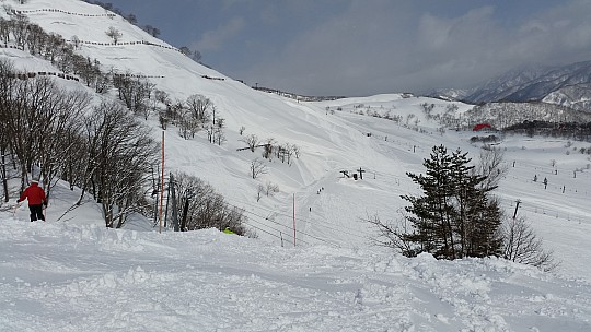 2015-02-14 12.17.56 Jim - Norikura - Upper Satomi from Satomi Ridge.jpeg: 5312x2988, 5648k (2015 Jun 11 18:59)