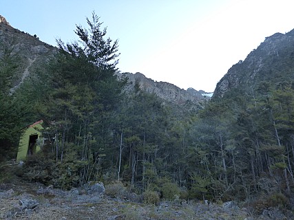 Gosling Hut and ranges begind
Photographer;&nbsp;Simon
2015-10-03&nbsp;18.13.23;&nbsp;Metadata time: '2015 Oct 03 18:13'
Original size:&nbsp;4,608 x 3,456; 6,316 kB
Filename: 2015-10-03 18.13.23 P1000233 Simon - Gosling Hut and ranges begind.jpeg