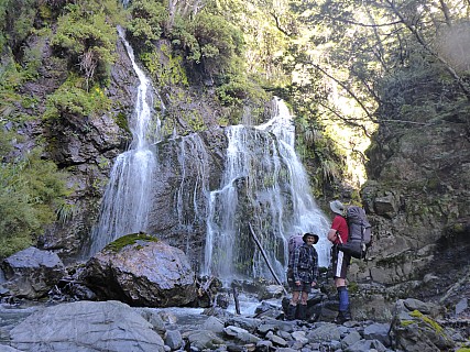Brian and Bruce waiting at gorge
Photographer;&nbsp;Simon
2016-01-04&nbsp;09.55.25;&nbsp;Metadata time: '2016 Jan 04 09:55'
Original size:&nbsp;4,608 x 3,456; 6,793 kB
Filename: 2016-01-04 09.55.25 P1000297 Simon - Brian and Bruce waiting at gorge.jpeg