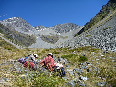 2016-01-05 11.02.32 P1040081 Philip - first rest stop, scree slope behind.jpeg: 4320x3240, 5418k (2016 Jan 05 11:02)