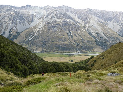 View back from the Dingleburn route
Photographer;&nbsp;Brian
2016-01-07&nbsp;14.34.24;&nbsp;Metadata time: '2016 Jan 07 14:34'
Original size:&nbsp;4,000 x 3,000; 4,968 kB
Filename: 2016-01-07 14.34.24 P1000139 Brian - view back from the Dingleburn route.jpeg