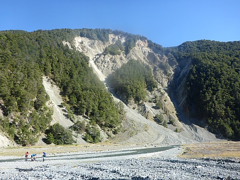 2016-01-09 09.32.00 P1000385 Simon - rest stop on Dingle Burn before starting climb.jpeg: 4608x3456, 5811k (2016 Jan 09 09:32) 2016-01-09 09.32.00 P1000385 Simon - rest stop on Dingle Burn before starting climb.jpeg: 4608x3456, 5811k (2016 Jan 09 09:32)