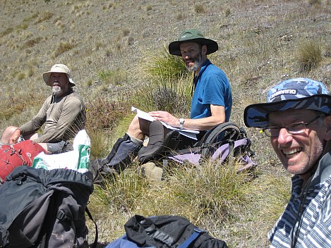 2016-01-09 12.22.07 IMG_2416 Bruce - the boys resting.jpeg: 2816x2112, 1092k (2016 Jan 12 21:18)