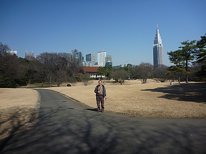 2016-03-03 11.18.32 P1020428 Adrian - Simon at Yoyogi Park.jpeg: 4000x3000, 5880k (2016 Mar 07 22:35)