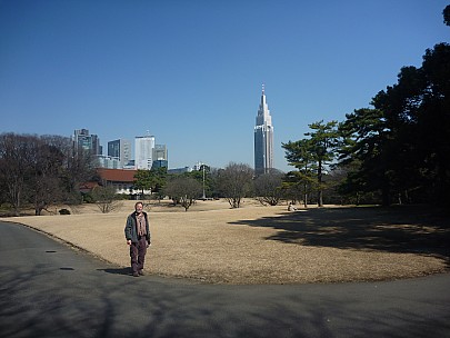 2016-03-03 11.18.43 P1020430 Adrian - Simon at Yoyogi Park.jpeg: 4000x3000, 5602k (2016 Mar 07 22:35)