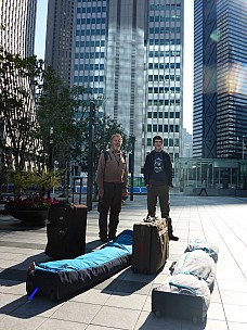 2016-03-03 13.59.05 P1000868 Simon - on the way home in Shinjuku.jpeg: 3456x4608, 5273k (2016 Oct 20 20:59)