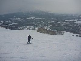 Skiing Hirafu