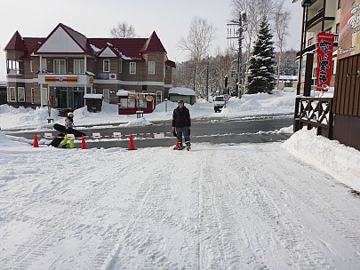 2016-02-23 09.31.10 P1000404 Simon - on the road outside Pension Berg.jpeg: 4608x3456, 5782k (2016 Feb 23 09:31)